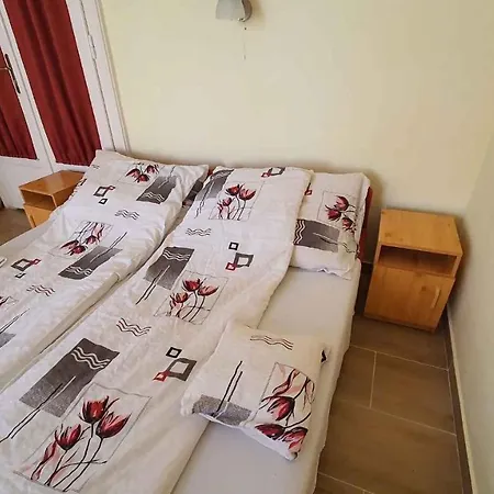 In - Balaton 43121 Apartman