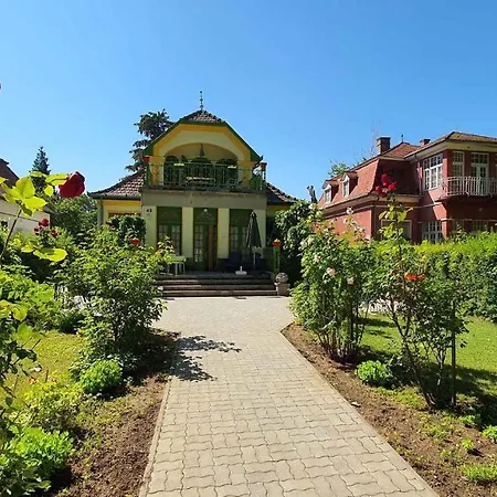 In - Balaton 43121 Apartman