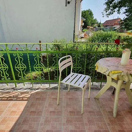 In - Balaton 43121 Apartman *